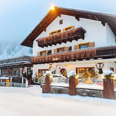 Partenerhof Otel Partenen